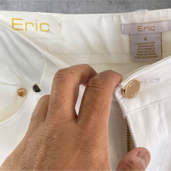 Women's Eric White Jeans
Size 4 - Picture 4 of 6